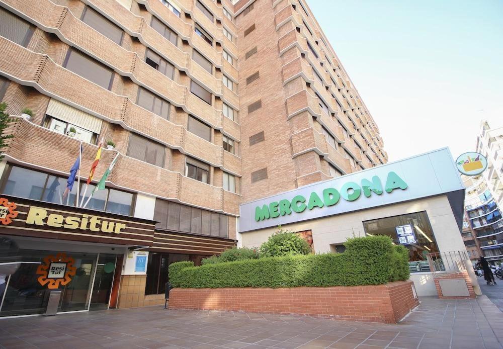 סביליה Triana In Hotel 24H מראה חיצוני תמונה