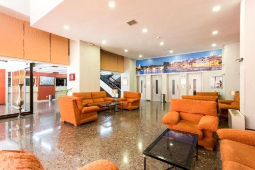 סביליה Triana In Hotel 24H מראה חיצוני תמונה